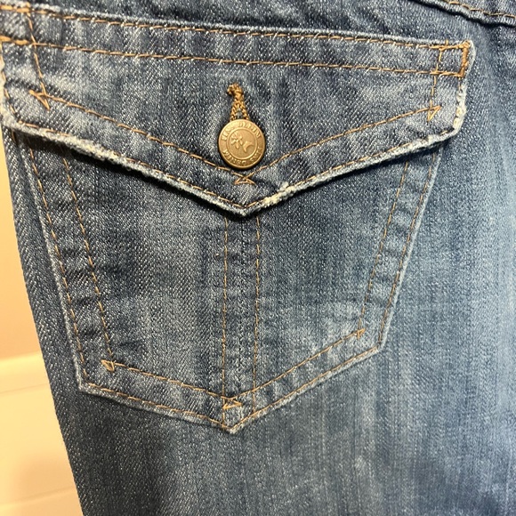 FINS - Picture 7 of 9